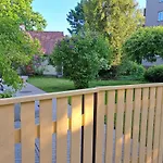 Armas Siseouega Kesklinnakorter, Esplanaadi Tn.