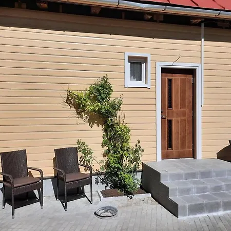 Armas Siseouega Kesklinnakorter, Esplanaadi Tn.