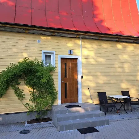 Armas Siseouega Kesklinnakorter, Esplanaadi Tn. *