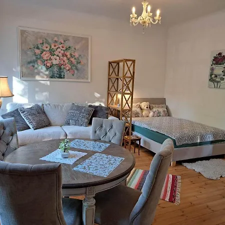 Apartment Armas Siseouega Kesklinnakorter, Esplanaadi Tn.