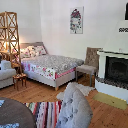 Apartment Armas Siseouega Kesklinnakorter, Esplanaadi Tn. Parnu